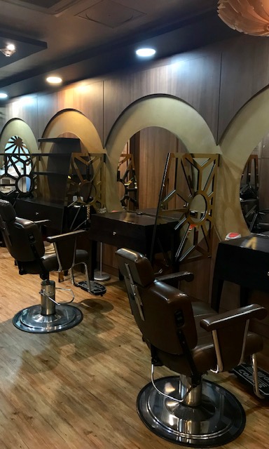 Beauty salon inside El Dorado Priority Lounge
