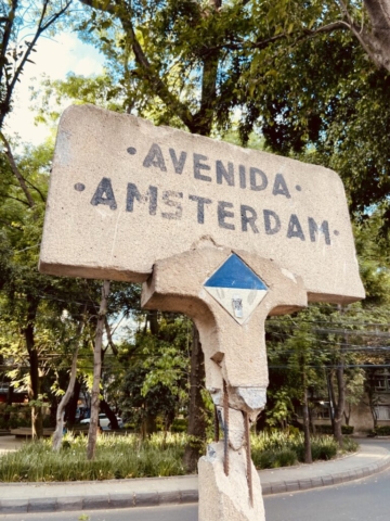 Avenida Amsterdam road sign
